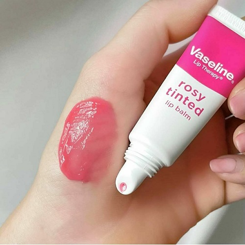 Lip Balm Vaseline Rosy – Melembap atau Sekadar Wangi?